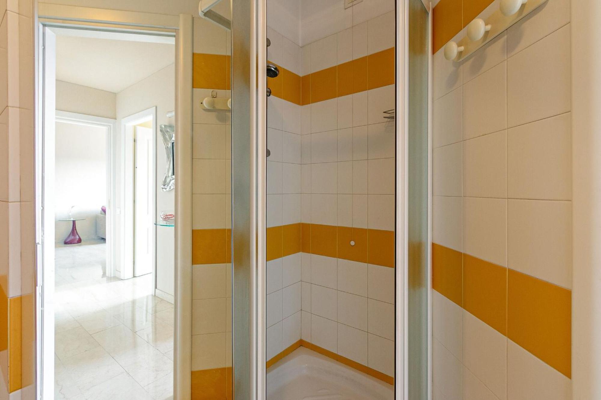 Appartement Melchiorre Gioia Vista Alpi With Terrace By Halldis